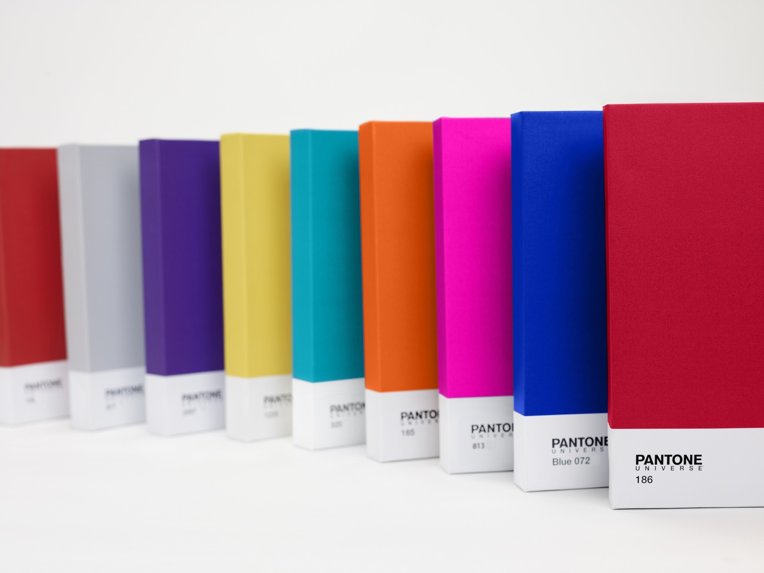 pantone rotuislas las palmas